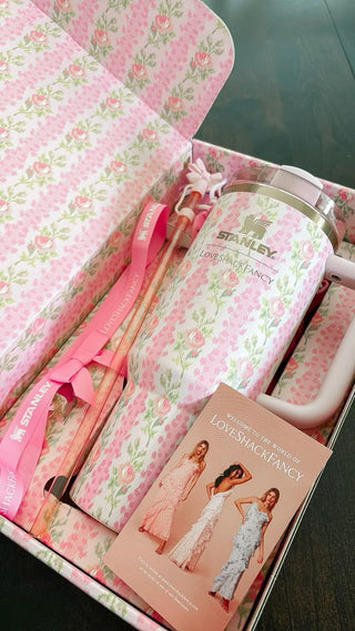 Stanley x LoveShackFancy Limited Edition Floral Quencher – 40 oz Insulated Tumbler